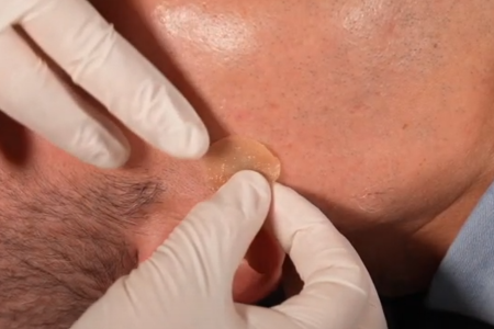 保護テープ貼与